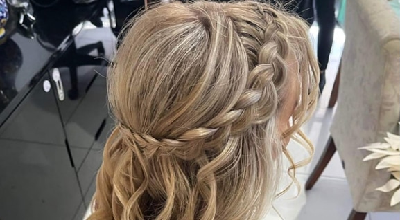<a href="/wedding-hair-stylist/">Bridal & Event Hair Styling</a>